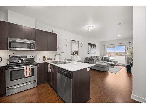 403 20460 DOUGLAS CRESCENT Langley BC V3A0C6