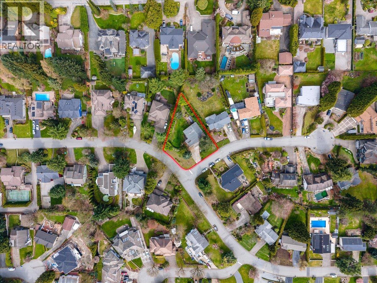 8071 GREENLAKE PLACE