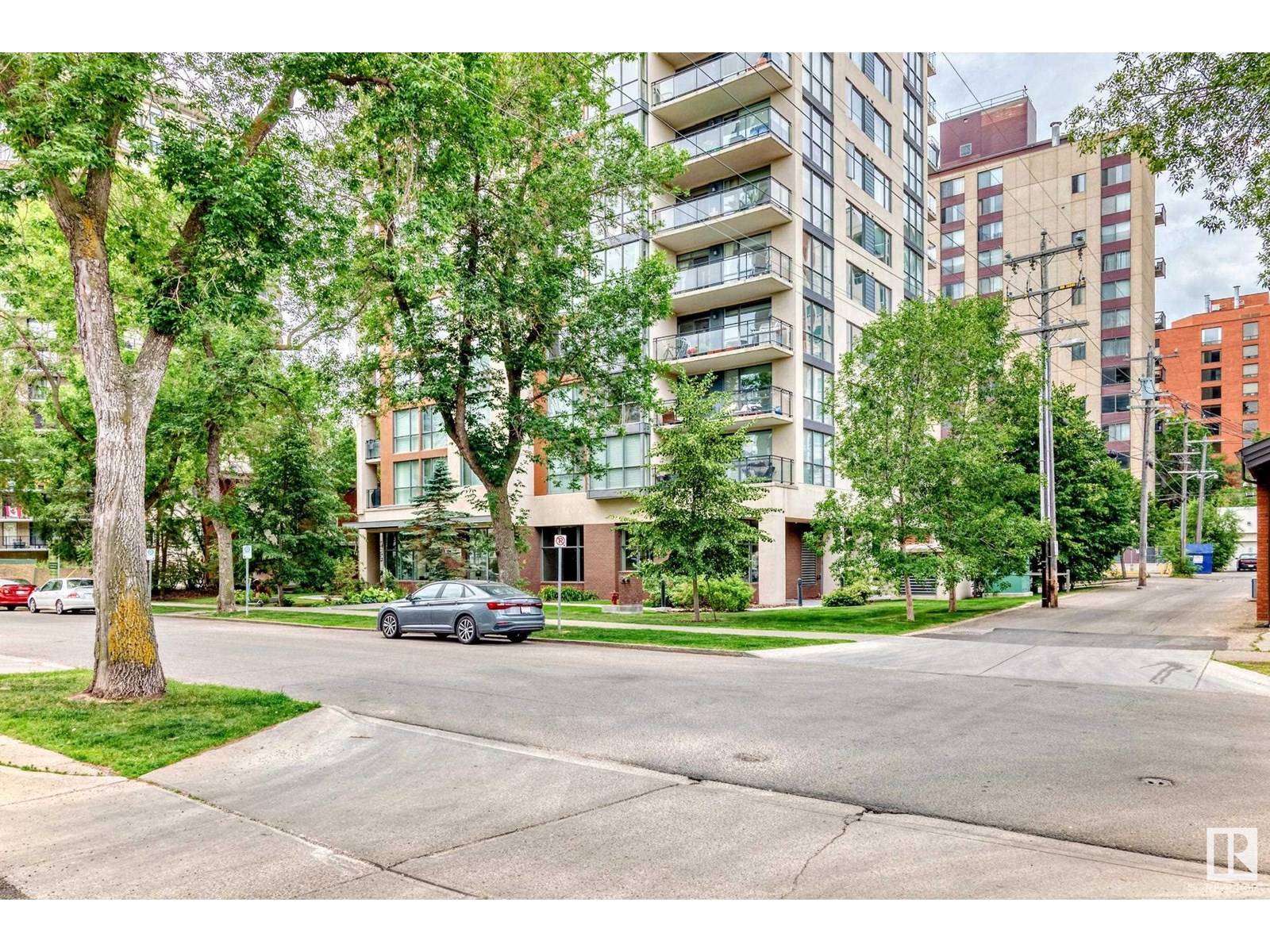 #203 10046 117 ST NW