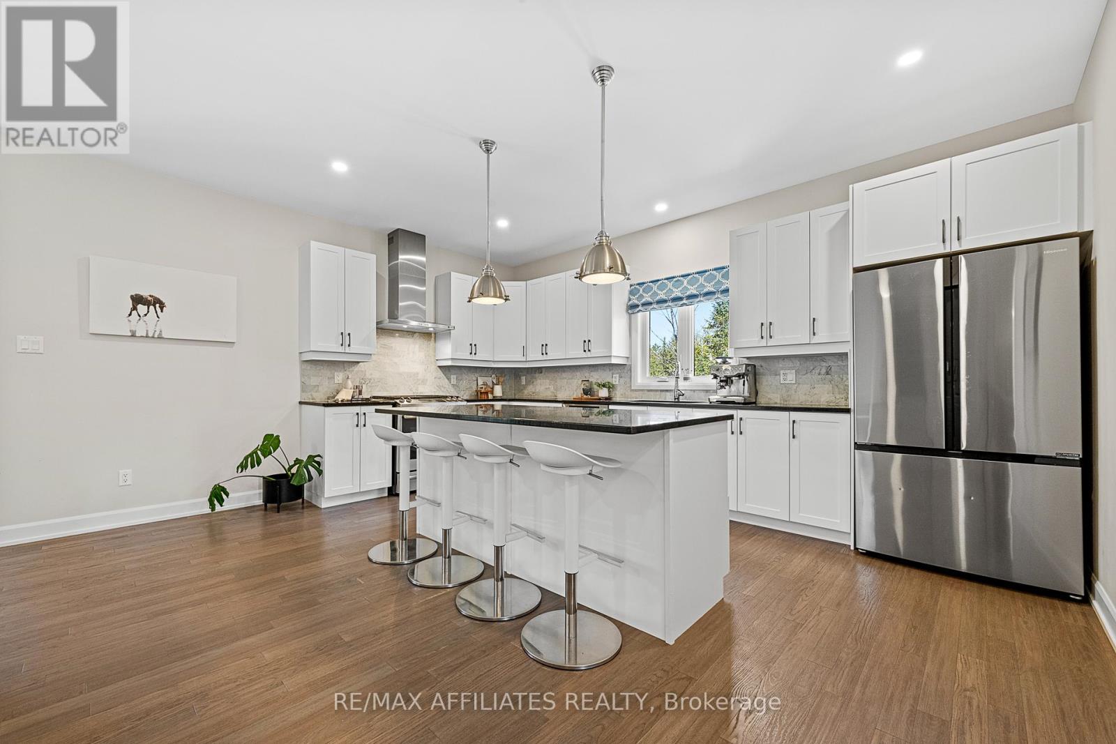 400 CINNAMON CRESCENT