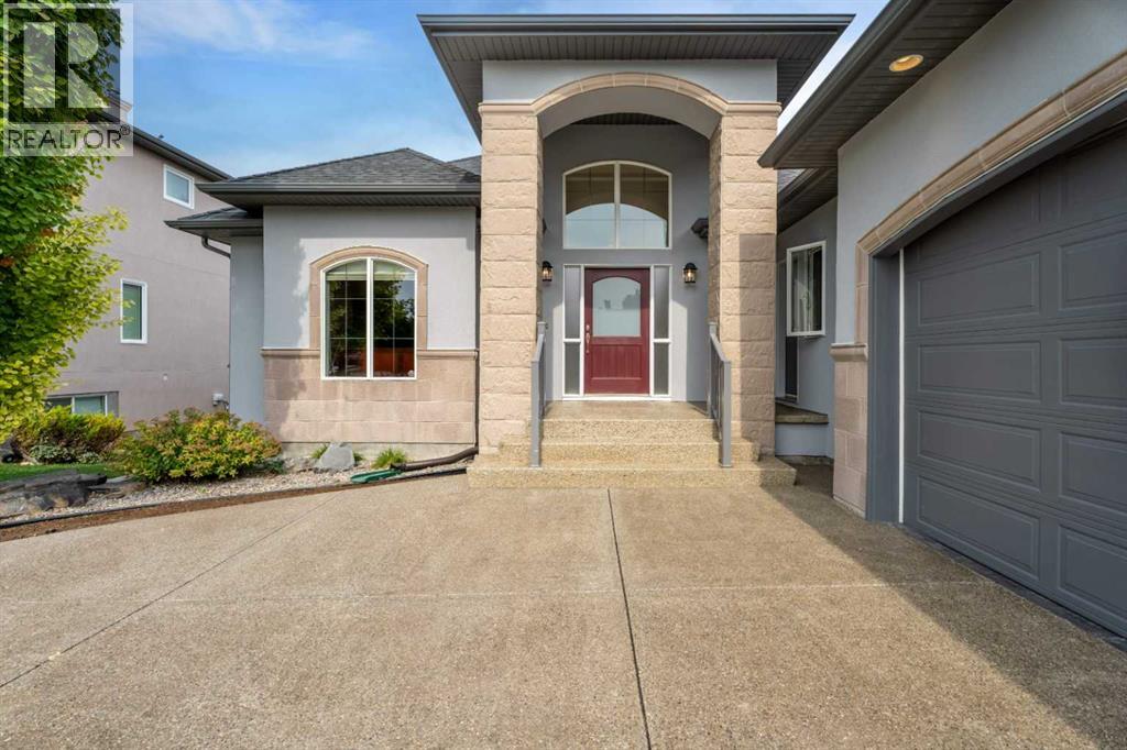 18 Aspen Ridge Way SW