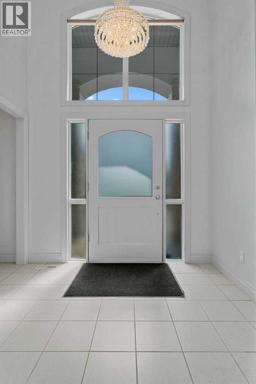 18 Aspen Ridge Way SW