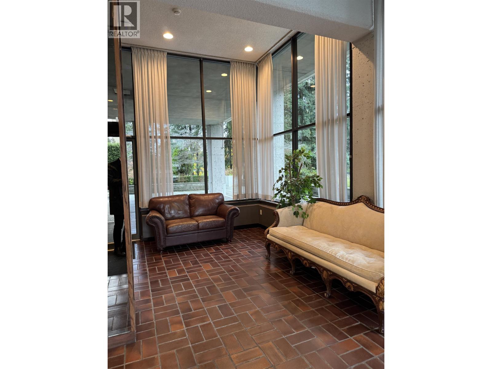 1401 3755 BARTLETT COURT