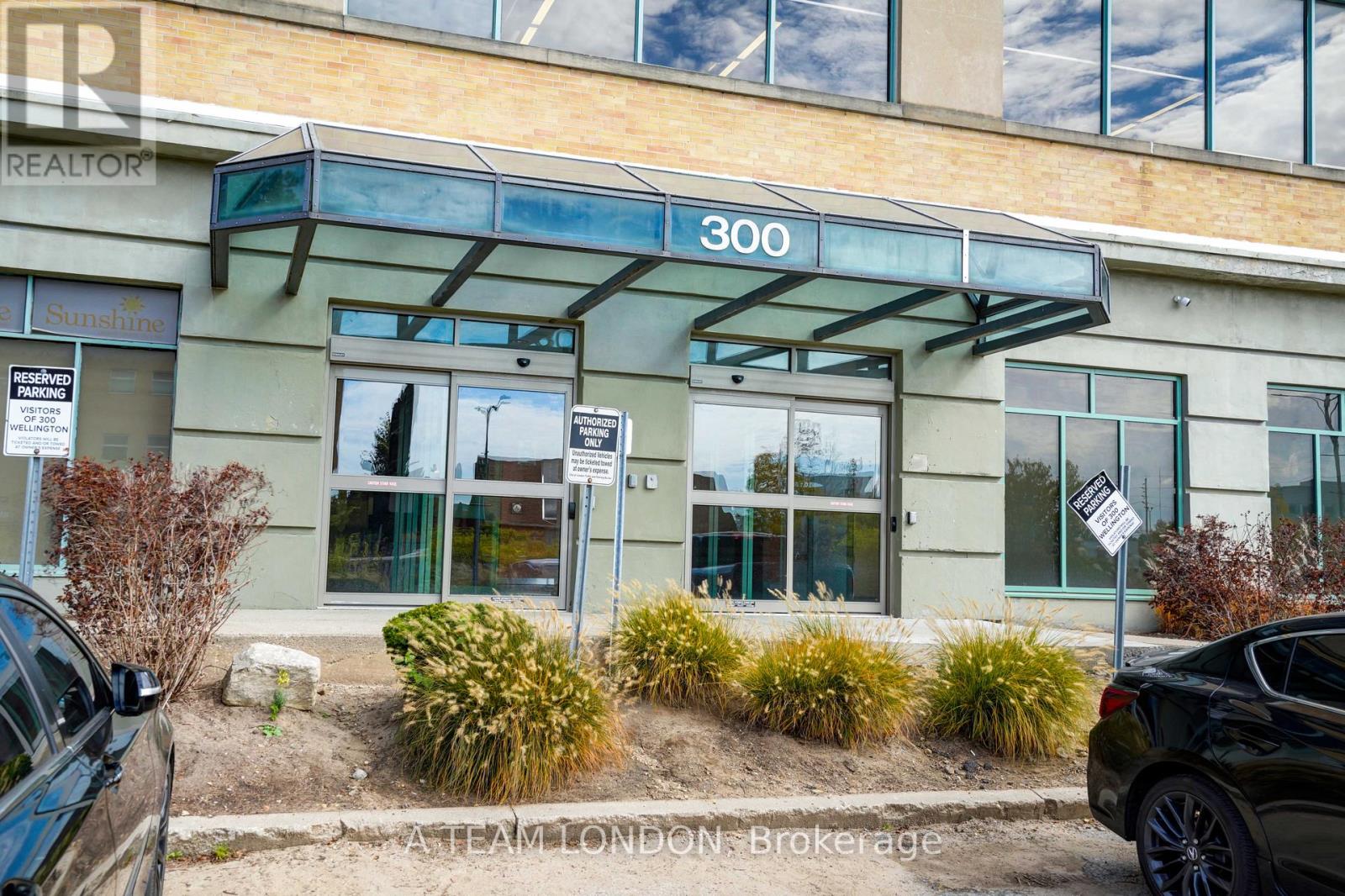 300 WELLINGTON STREET