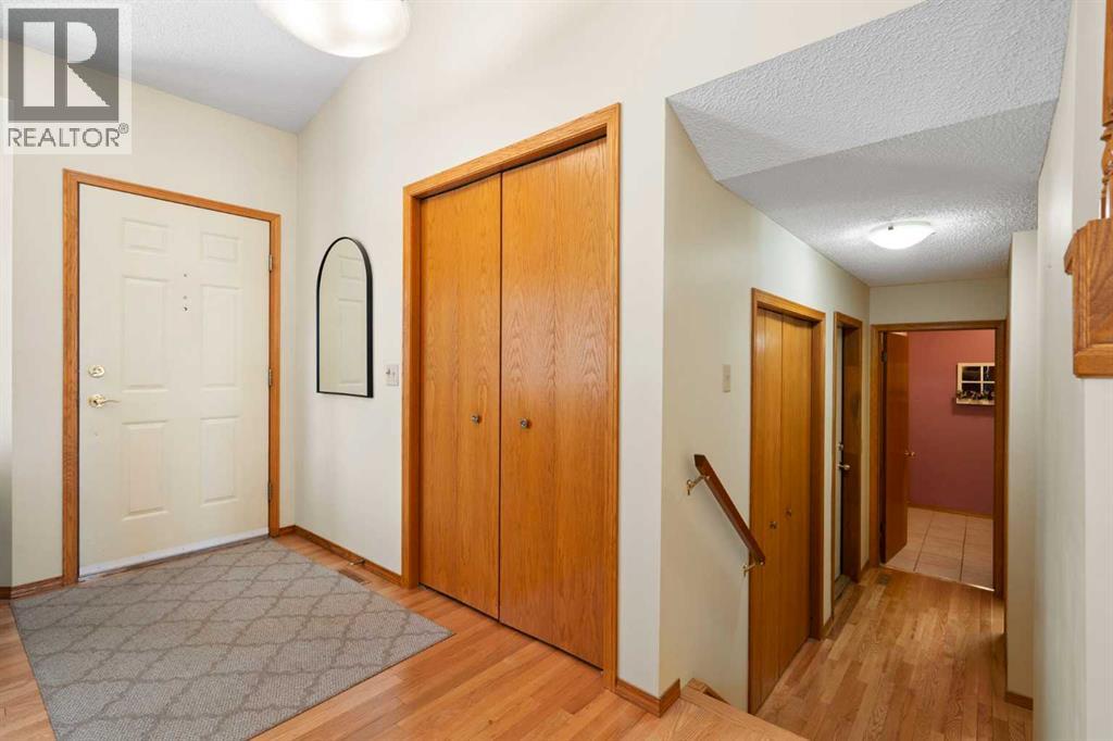 221 Scurfield Place NW