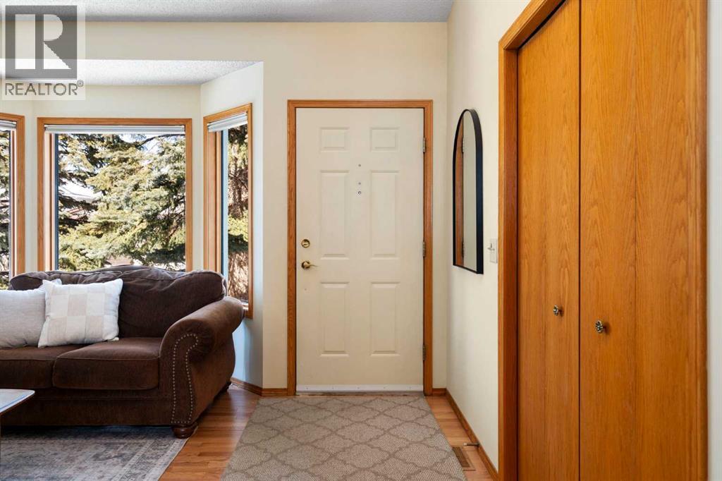 221 Scurfield Place NW