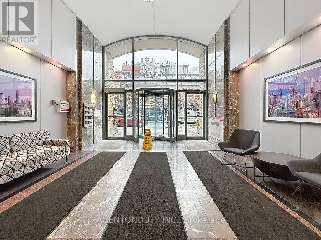 626 - 109 FRONT STREET E