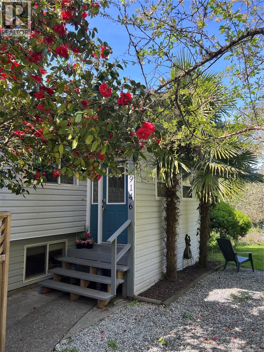 9146 West Saanich Rd