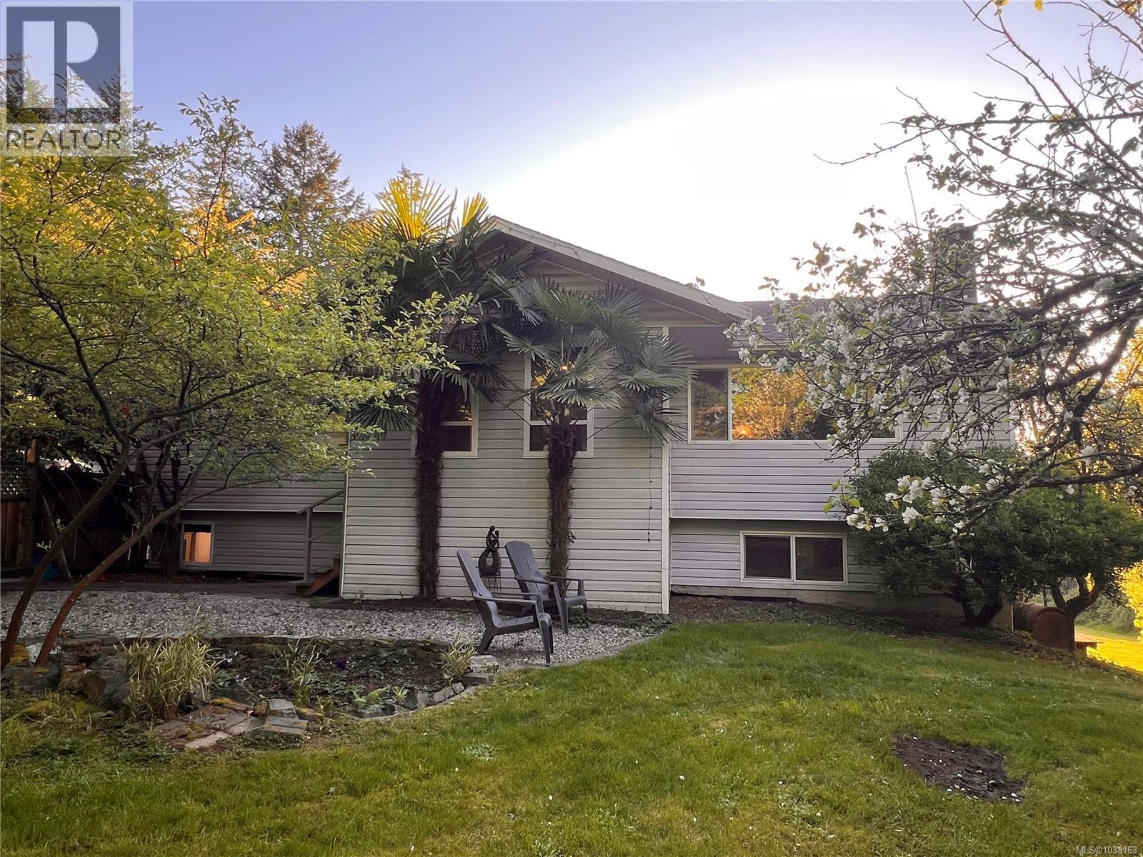 9146 West Saanich Rd