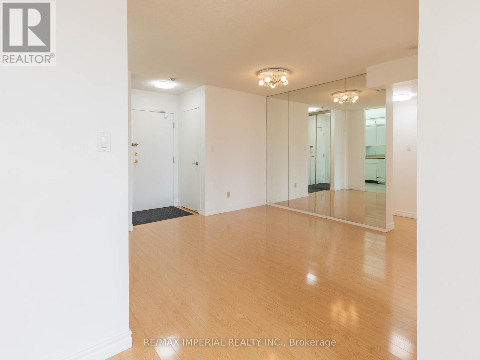 2136 - 25 BAMBURGH CIRCLE