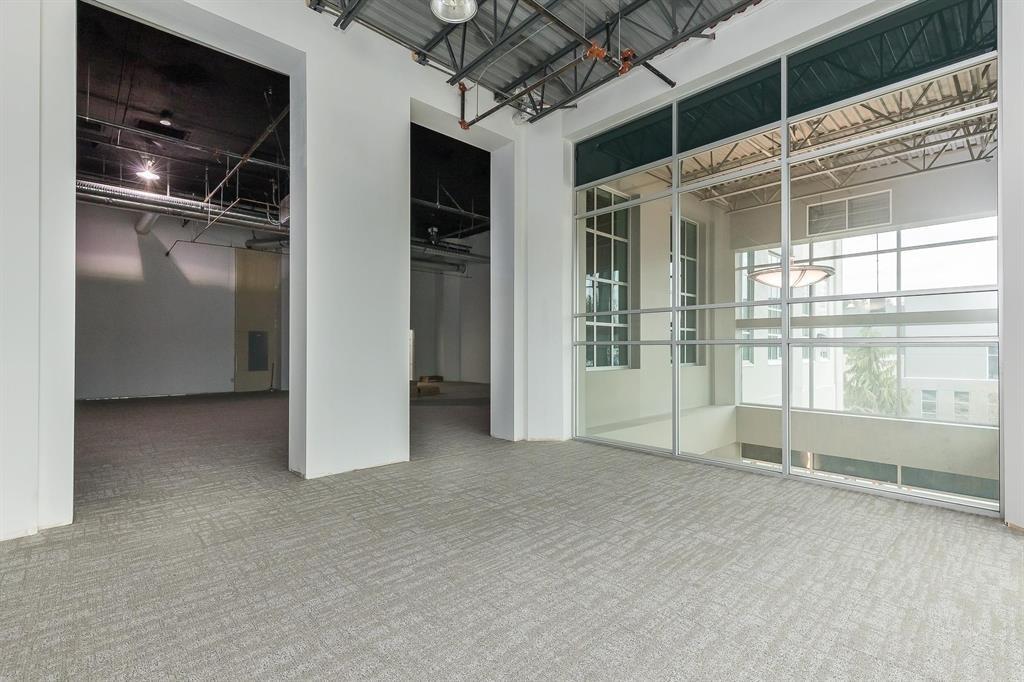 230 34077 GLADYS AVENUE