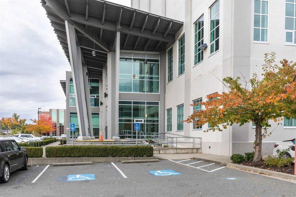 230 34077 GLADYS AVENUE