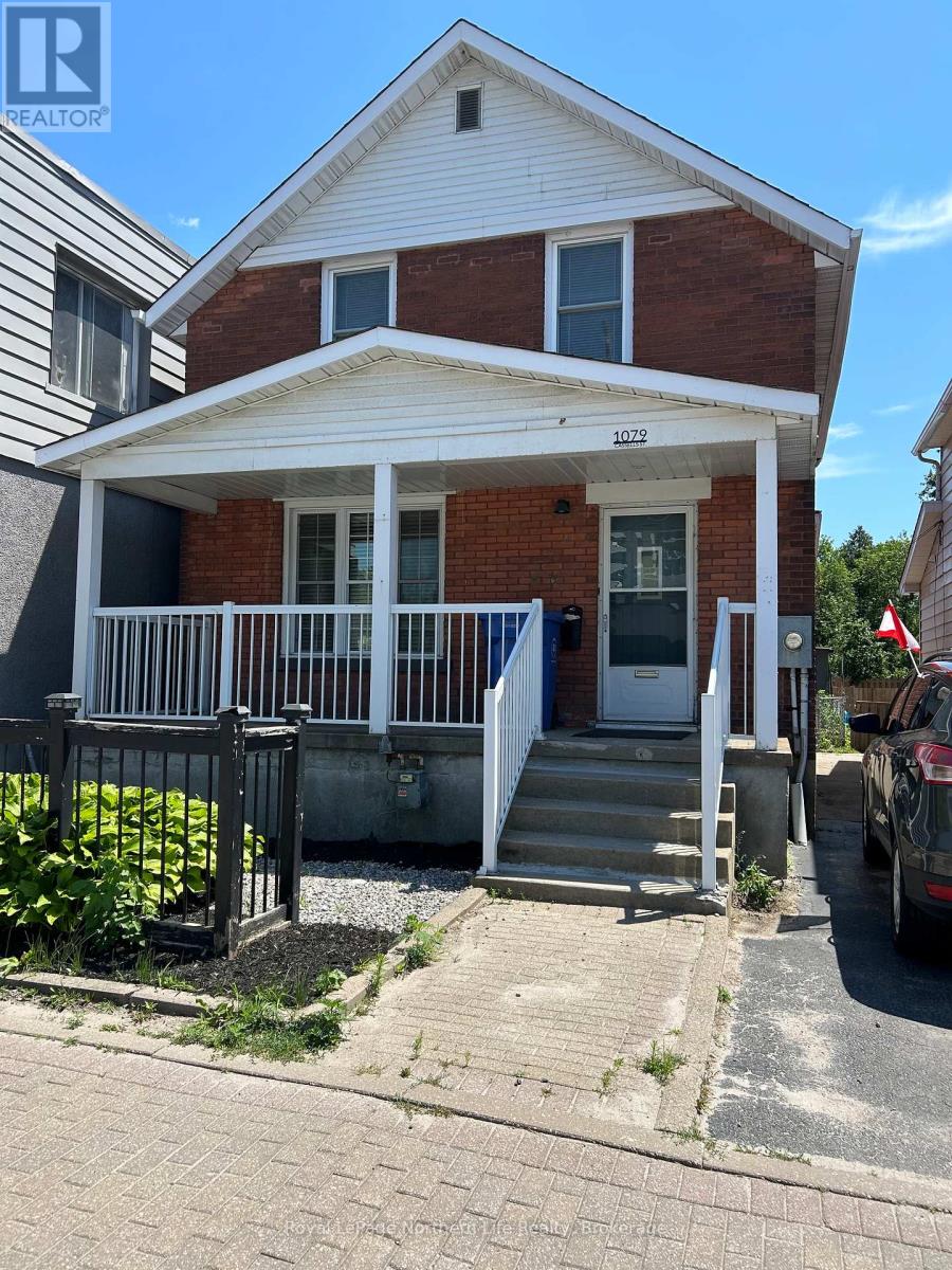 Photo 1 of 24 — 1079 CASSELLS STREET, North Bay (Central), ON P1B4B1