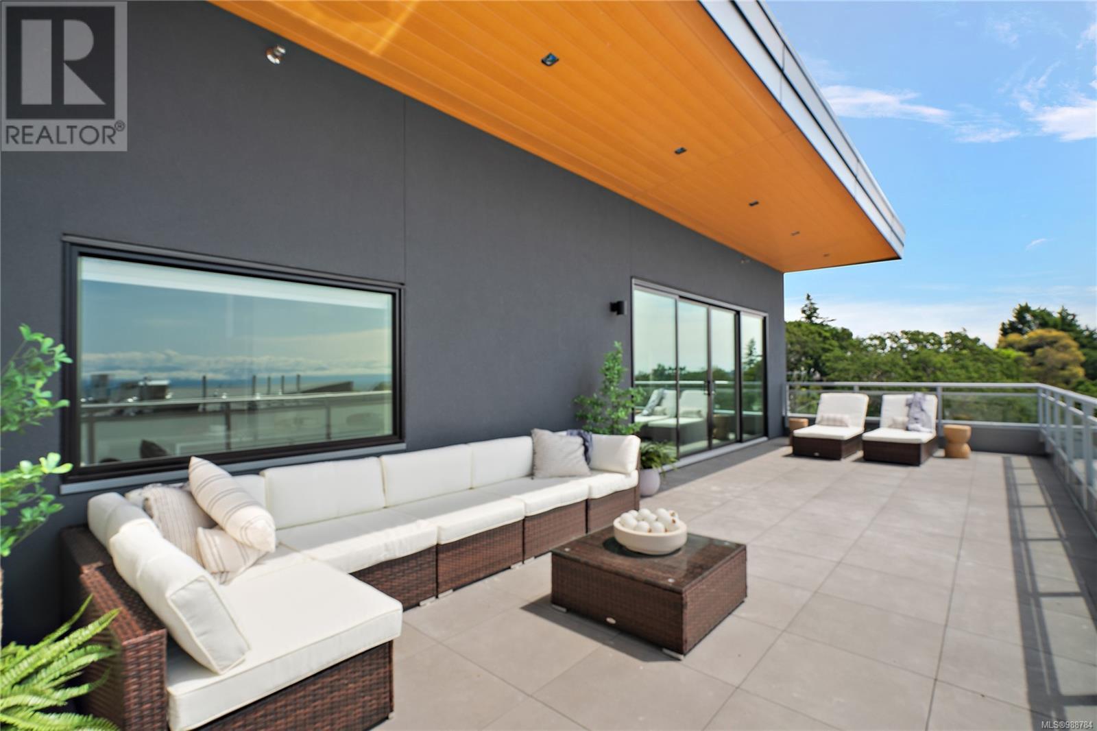 BPH1 1102 Esquimalt Rd