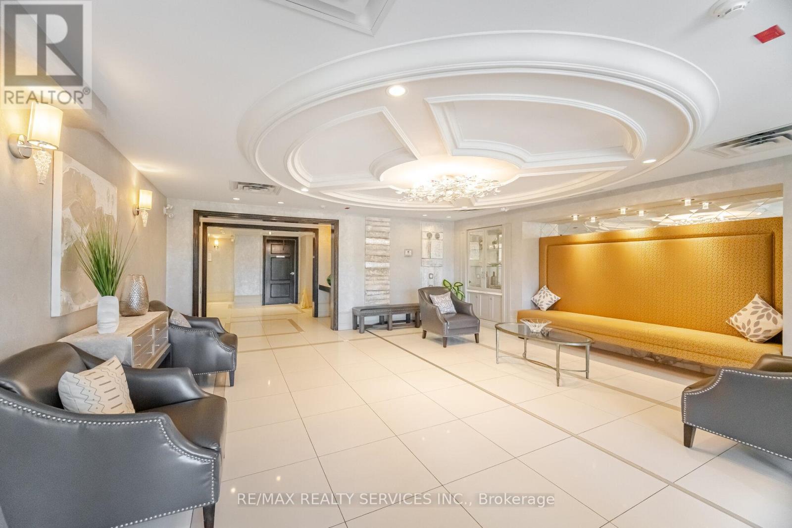 105 - 60 VIA ROSEDALE WAY