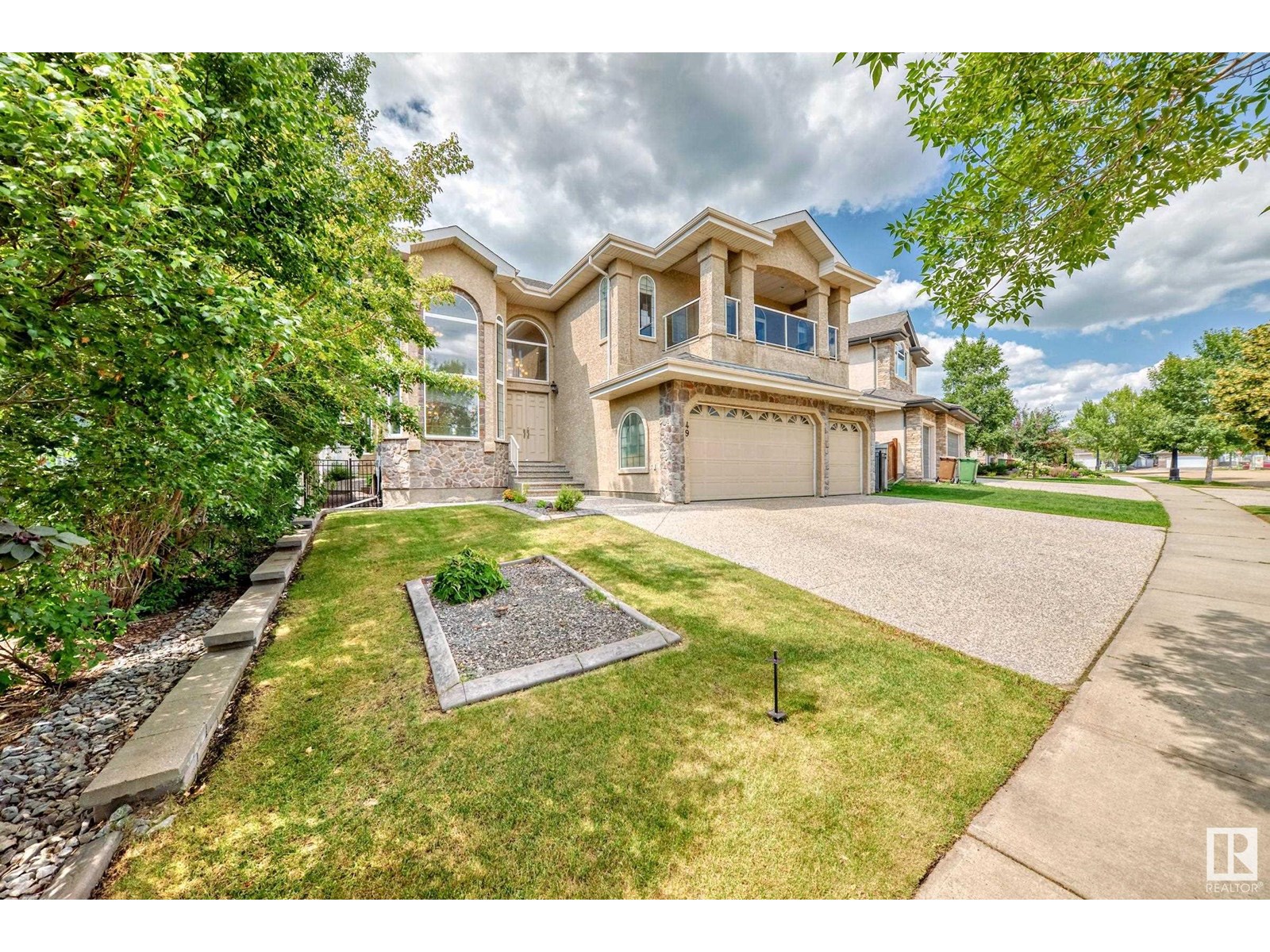 49 LOISELLE WY