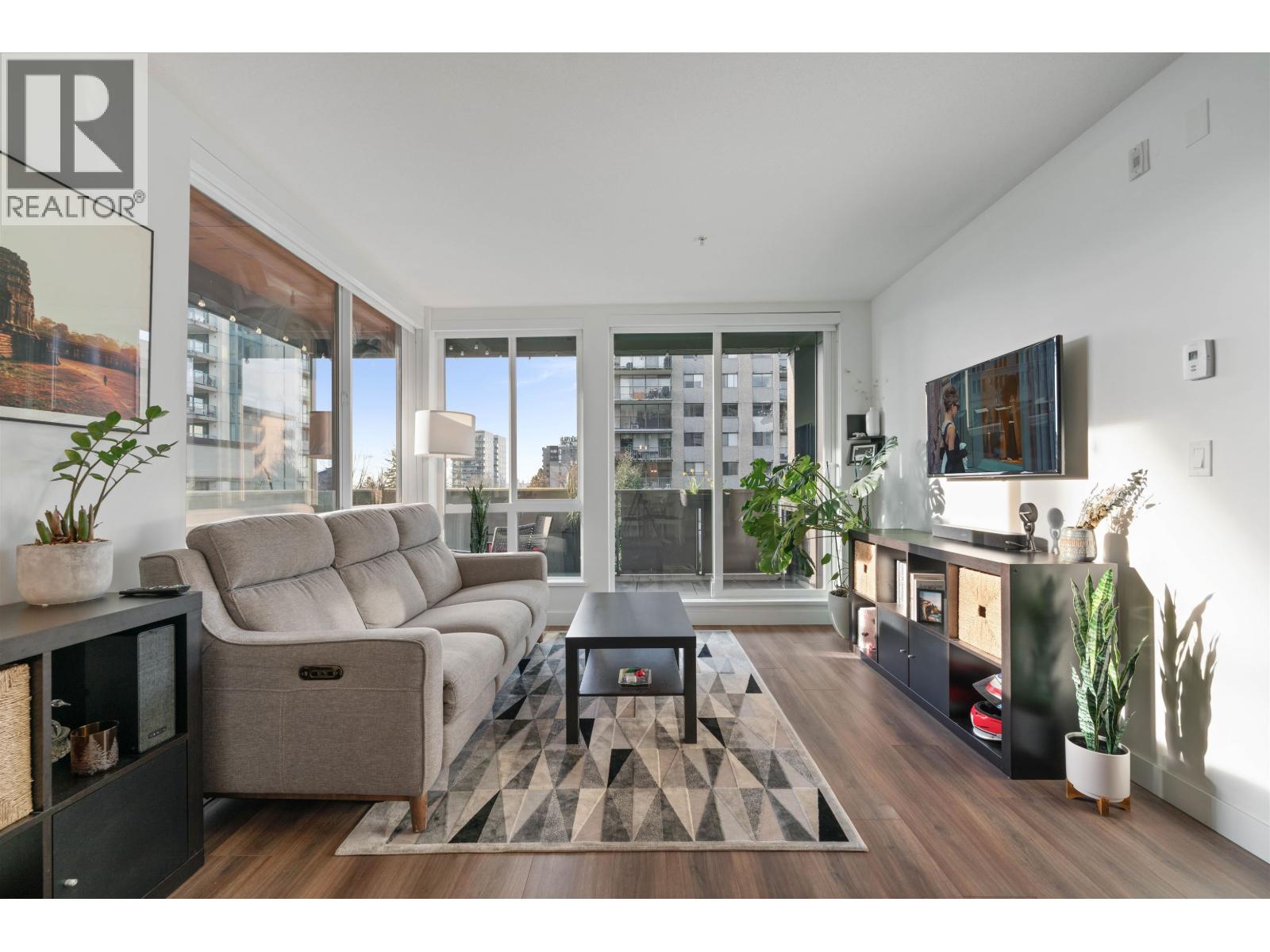 201 108 E 8TH STREET