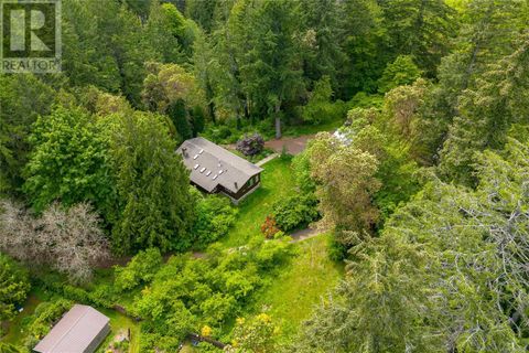 456 Sparton Rd Saanich BC V9E2H4