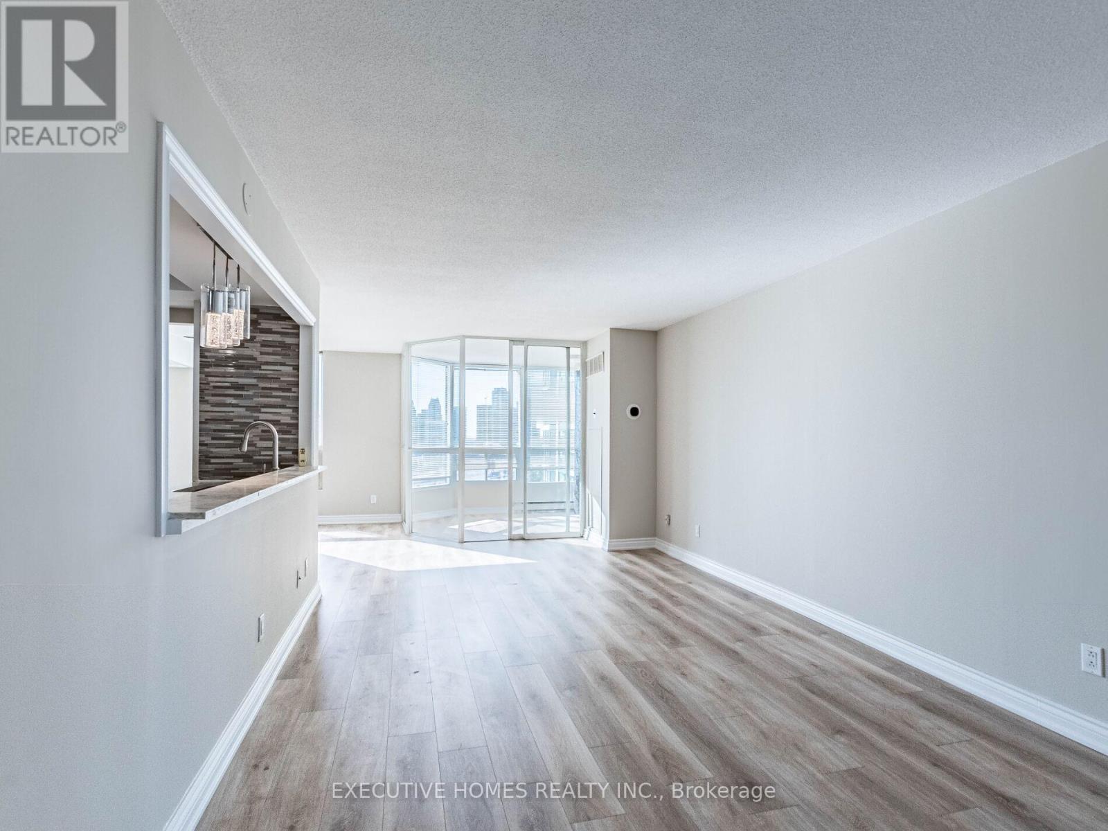 1504 - 4450 TUCANA COURT