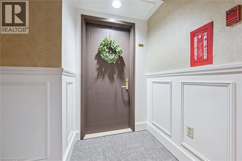 265 WESTCOURT Place Unit# 1010