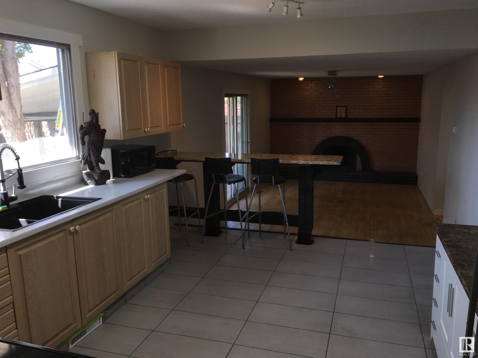 3803 132 AV NW