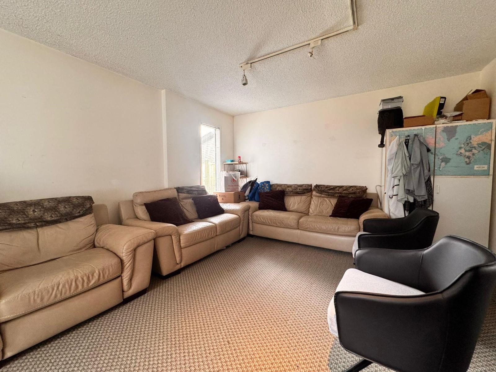 11101 CANYON CRESCENT