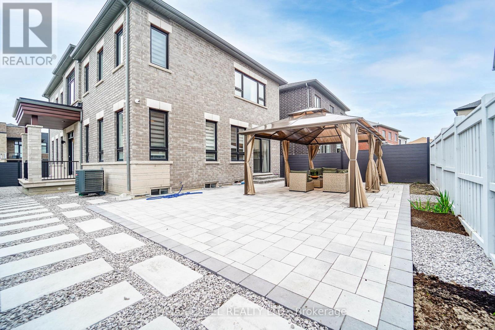 231 FALLHARVEST WAY