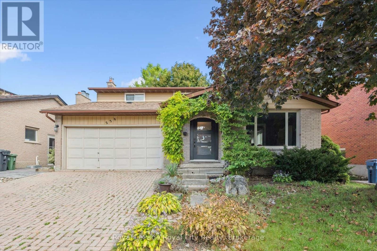 Photo 1 of 43 — 236 IRONWOOD ROAD, Guelph (Kortright West), ON N1G3G1