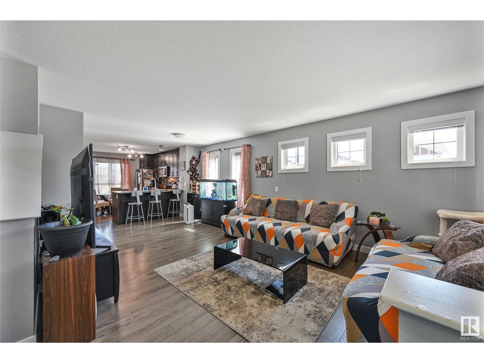 7303 EDGEMONT WY NW