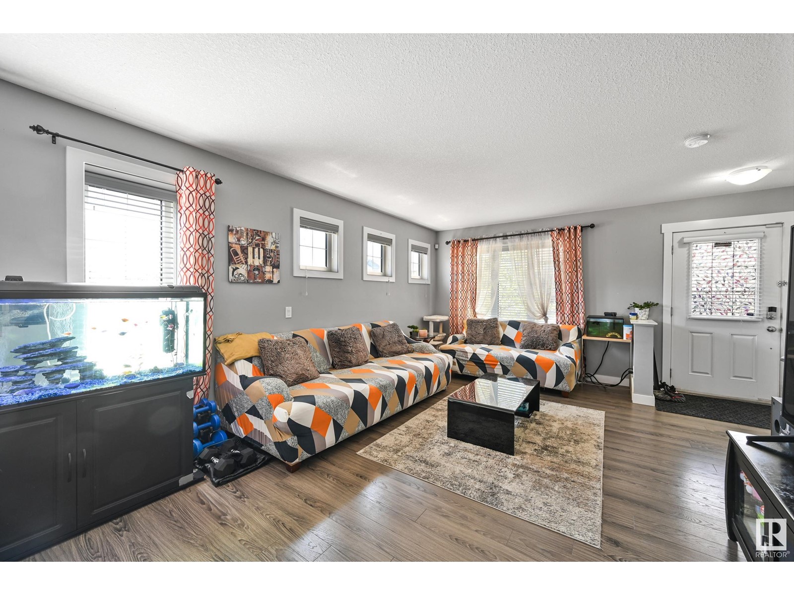 7303 EDGEMONT WY NW