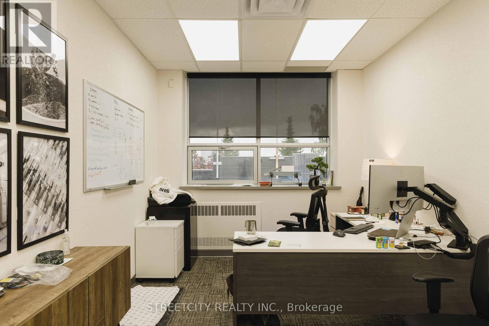 215 - 516 JOHN STREET N