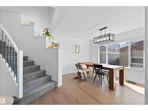 2208 82 ST SW Edmonton AB T6X2J6