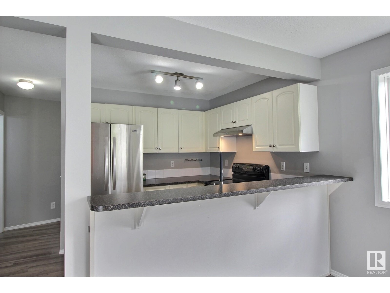 #123 230 EDWARDS DR SW