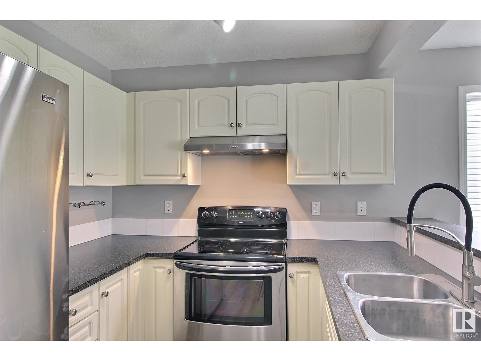 #123 230 EDWARDS DR SW