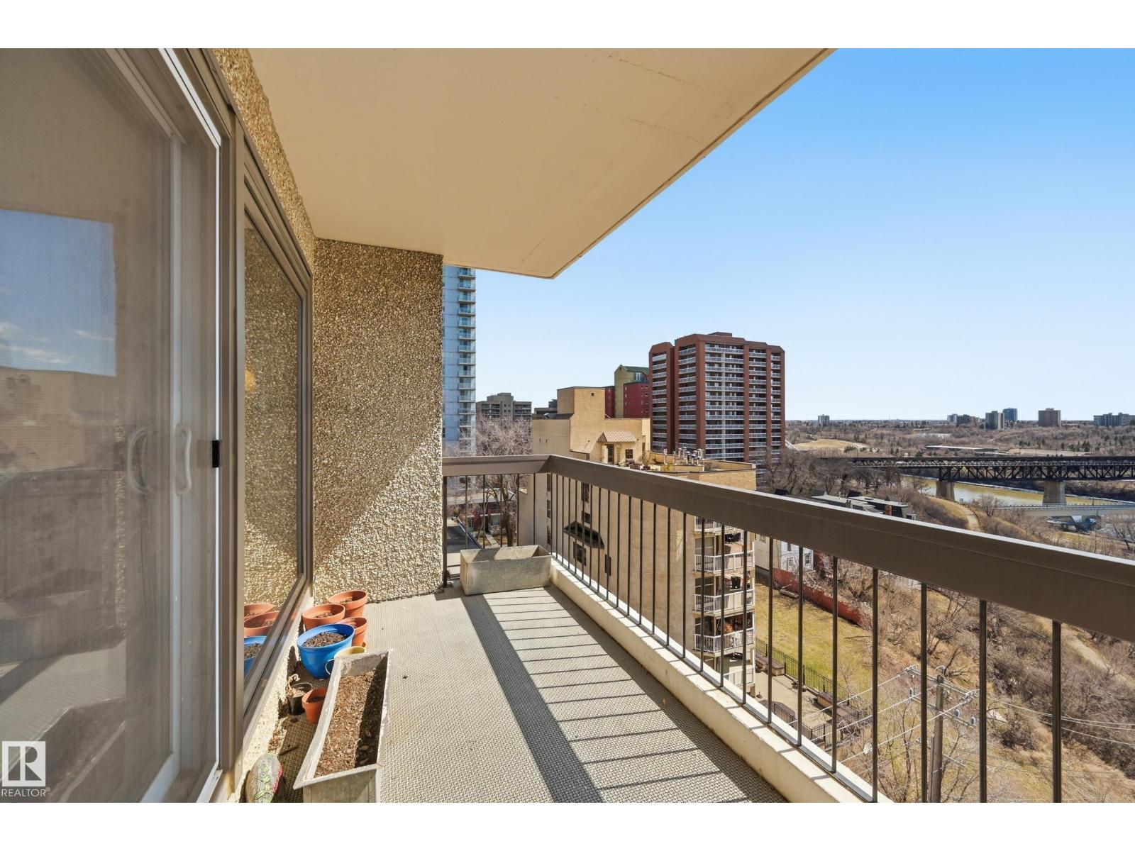 #904 9737 112 ST NW