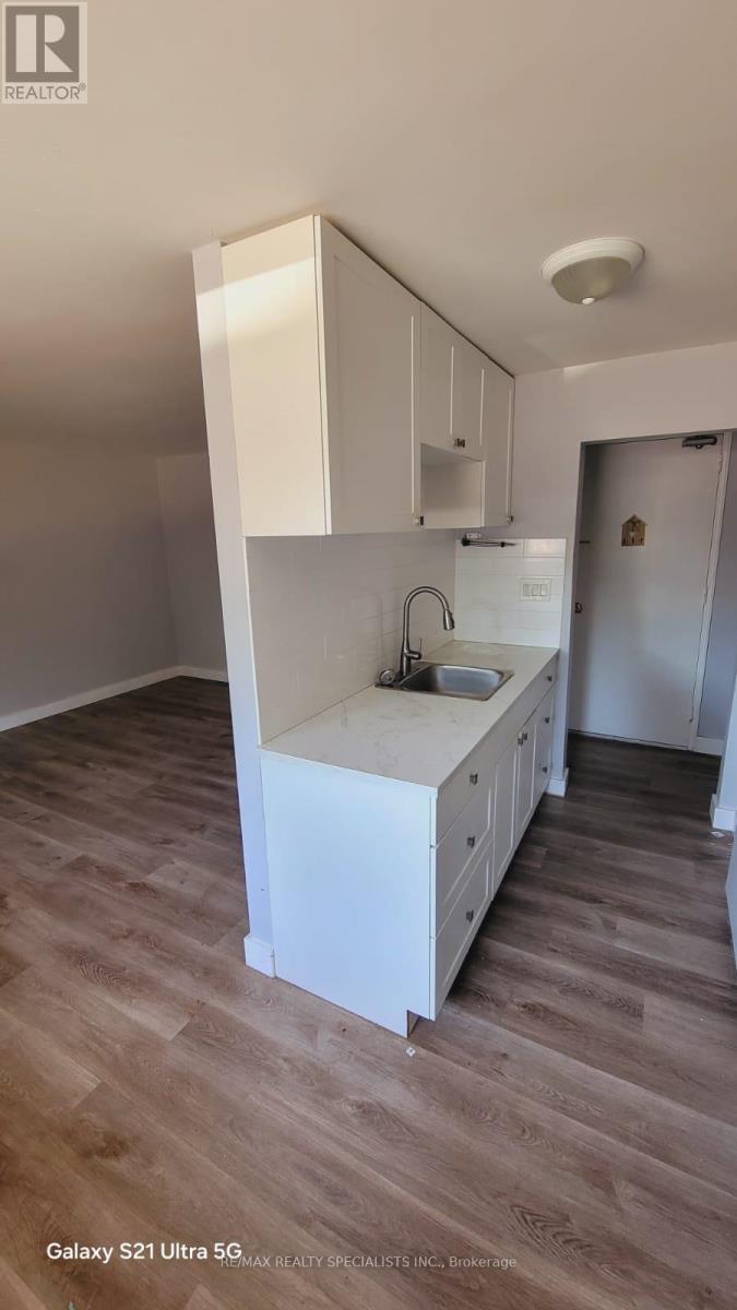 426 QUEENSTON STREET