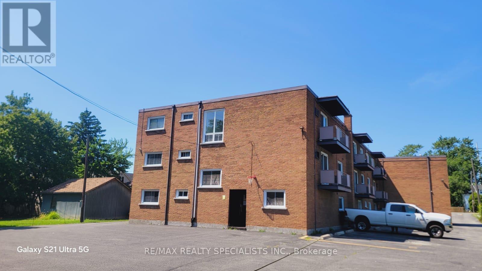 426 QUEENSTON STREET