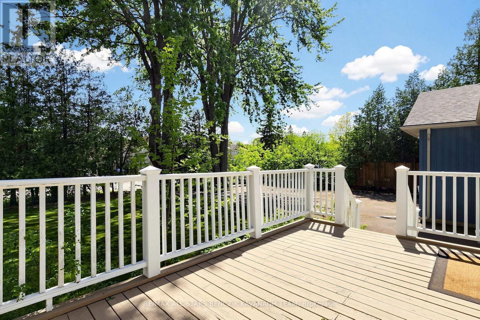 522 SHEPPARD AVENUE