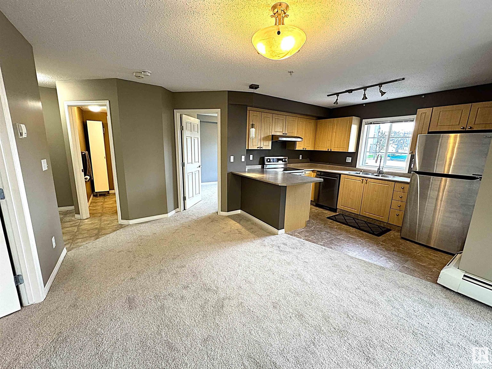 #101 616 MCALLISTER LO SW
