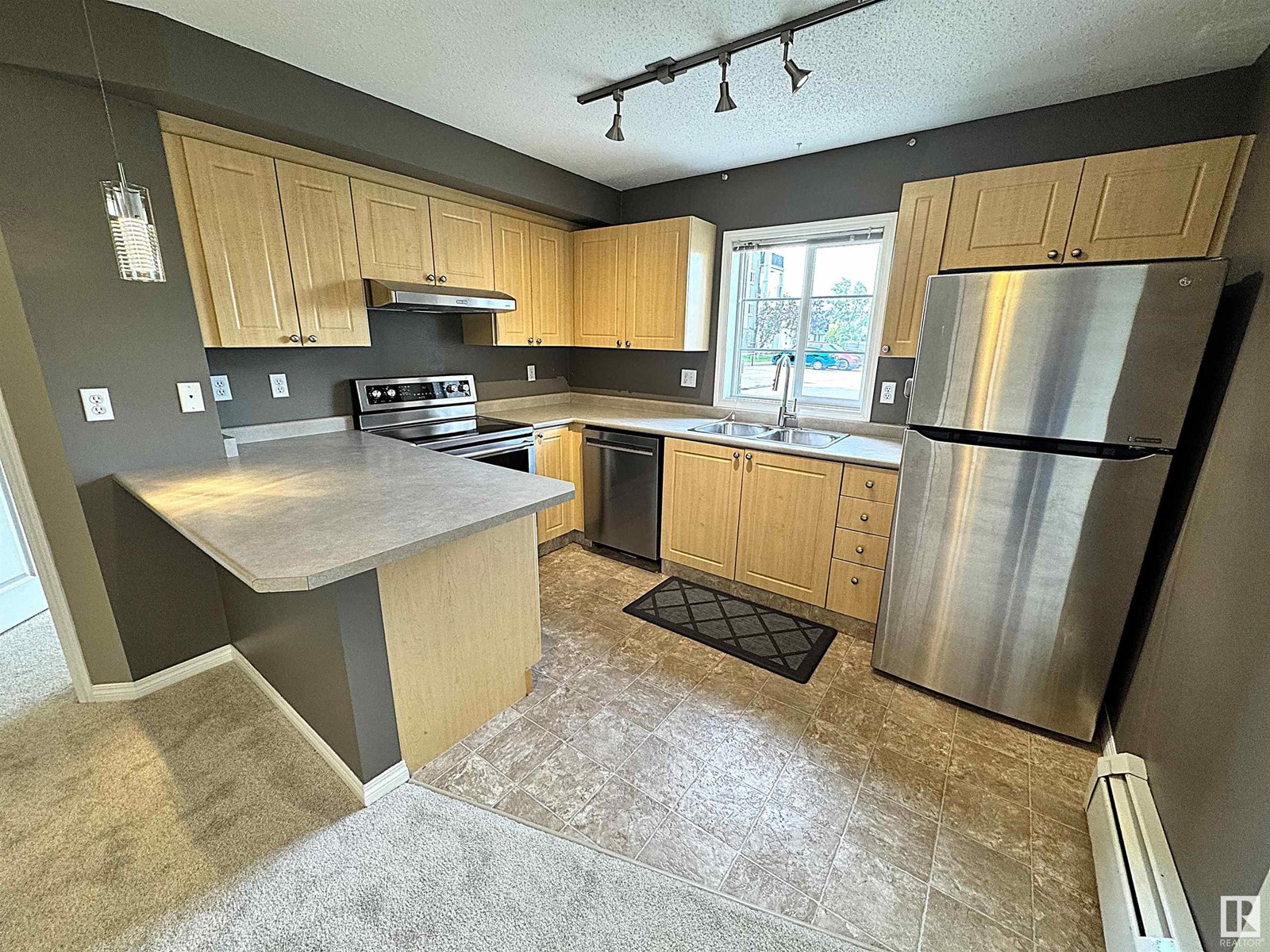 #101 616 MCALLISTER LO SW