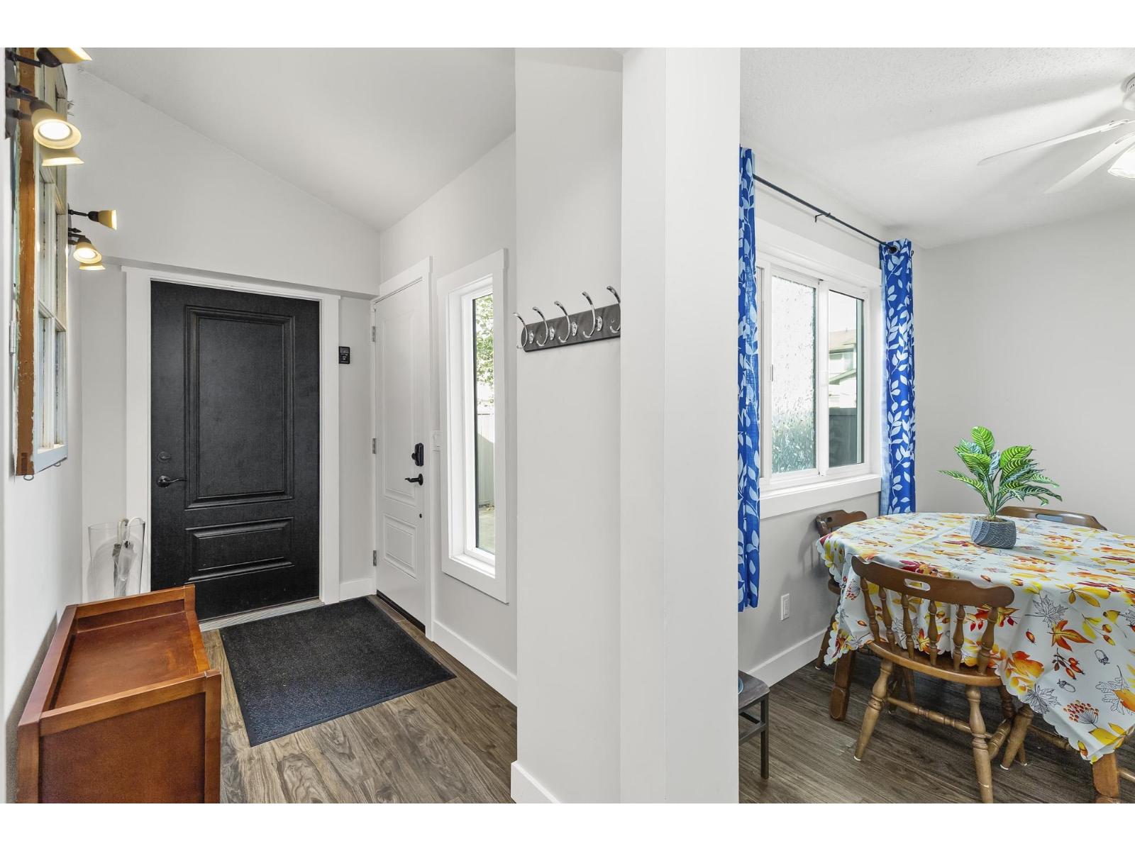 46 46689 FIRST AVENUE|Chilliwack Proper East