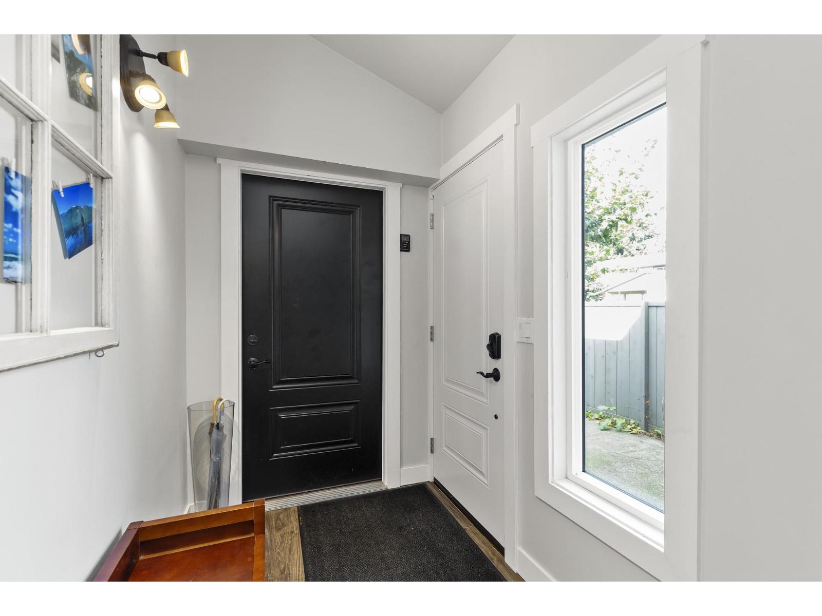 46 46689 FIRST AVENUE|Chilliwack Proper East