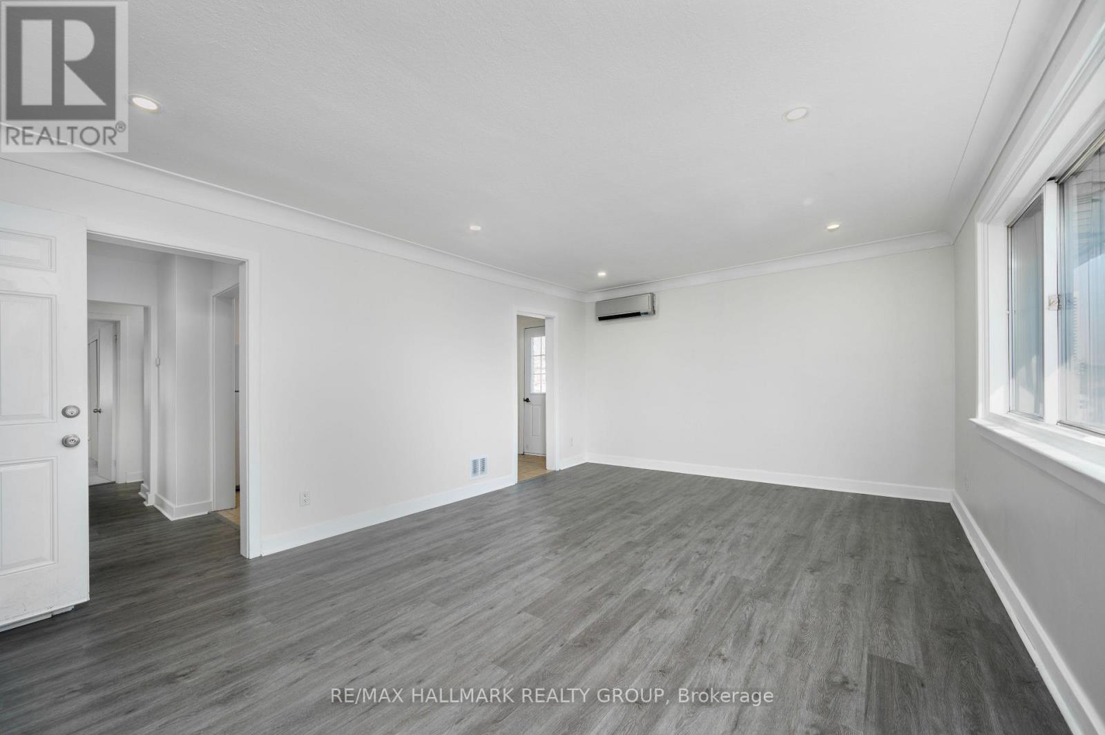 3 - 181 SWITZER AVENUE W