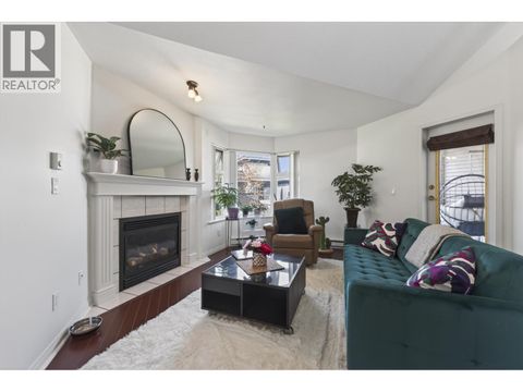 306 1999 SUFFOLK AVENUE Port Coquitlam BC V3B7X7