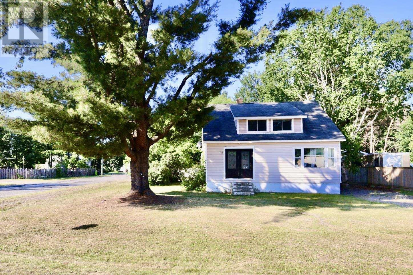 Photo 1 of 22 — 79 Melville RD, Sault Ste. Marie, ON P6A5J6