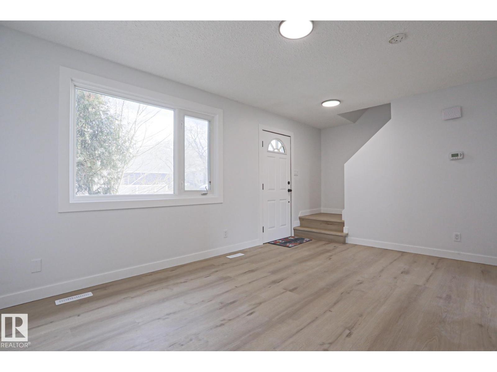32 HABITAT CR NW