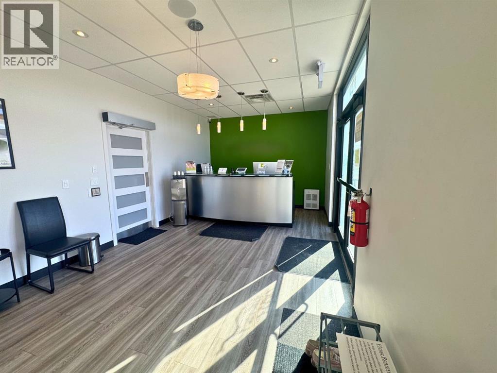 20, 3751 Mayor Magrath Drive S