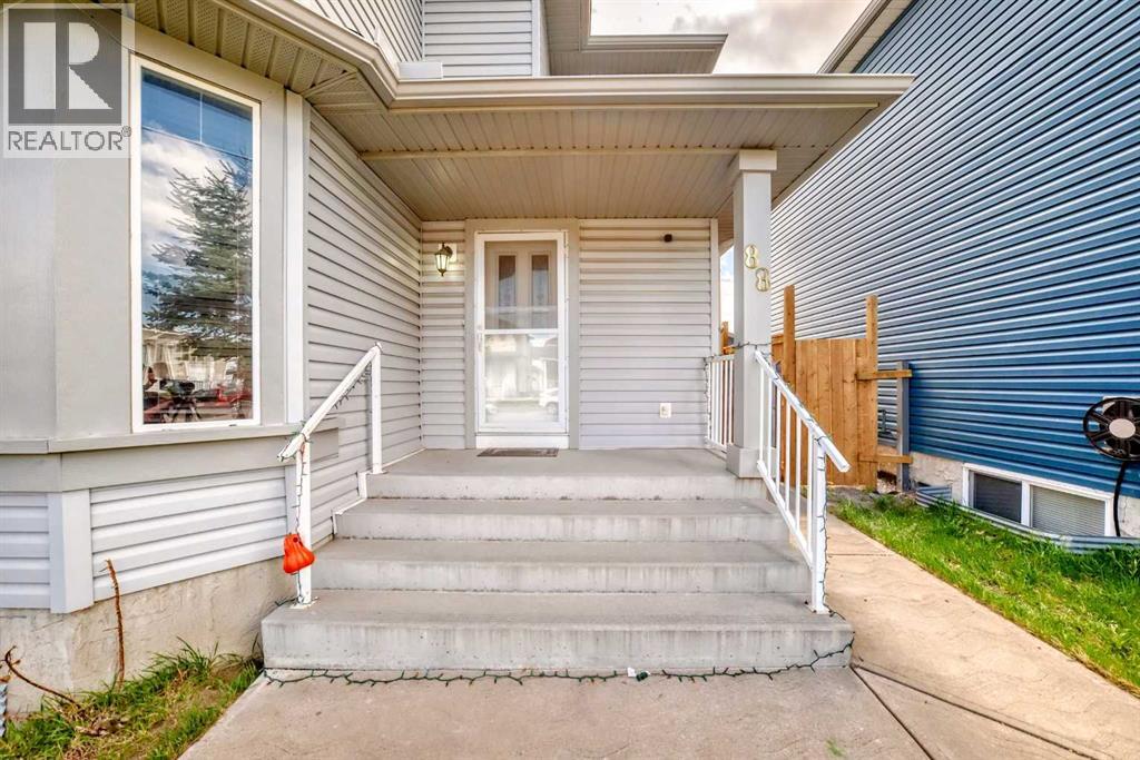 88 Taralea Gardens NE