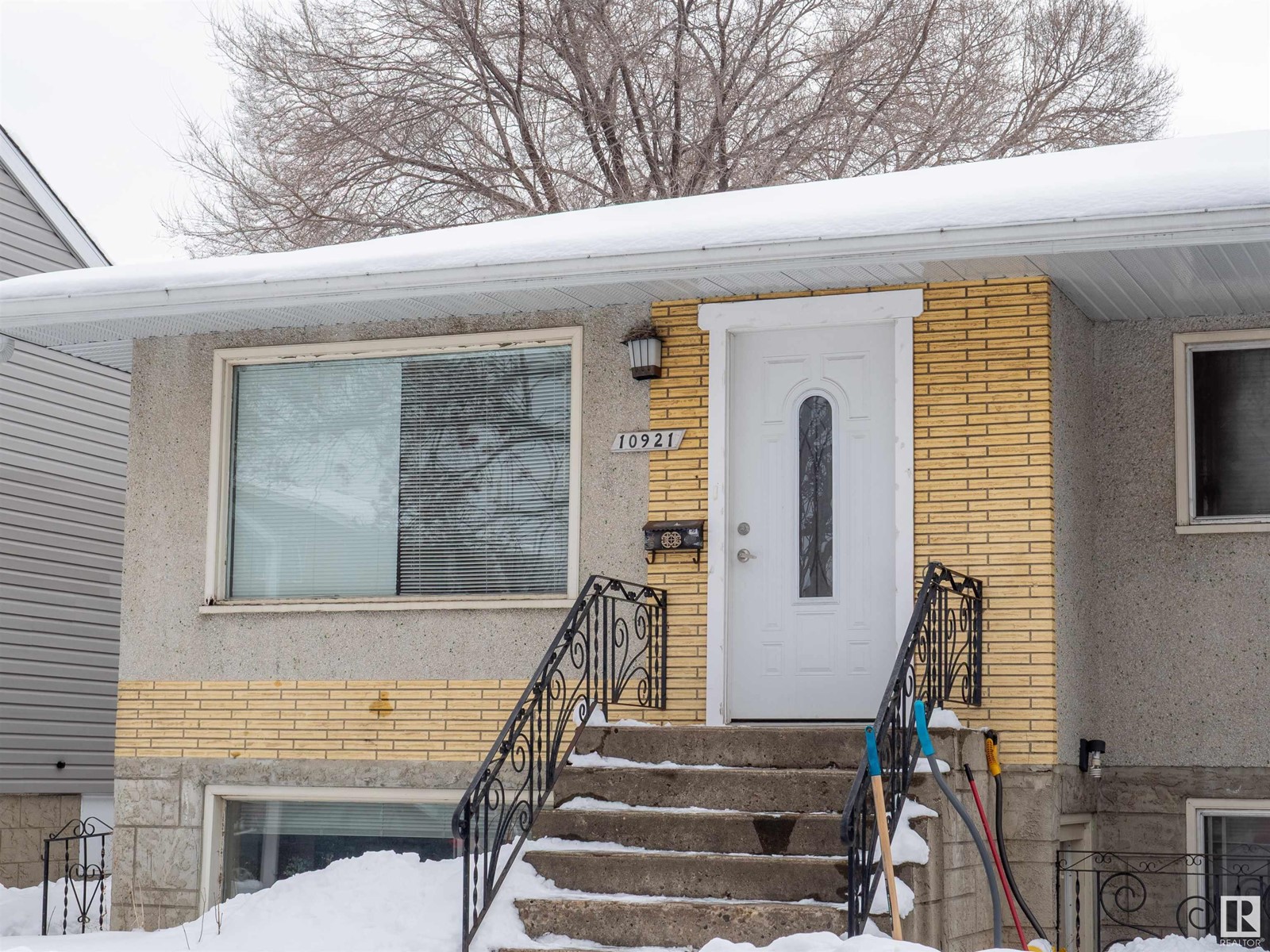 10921 - 10923 68 AV NW