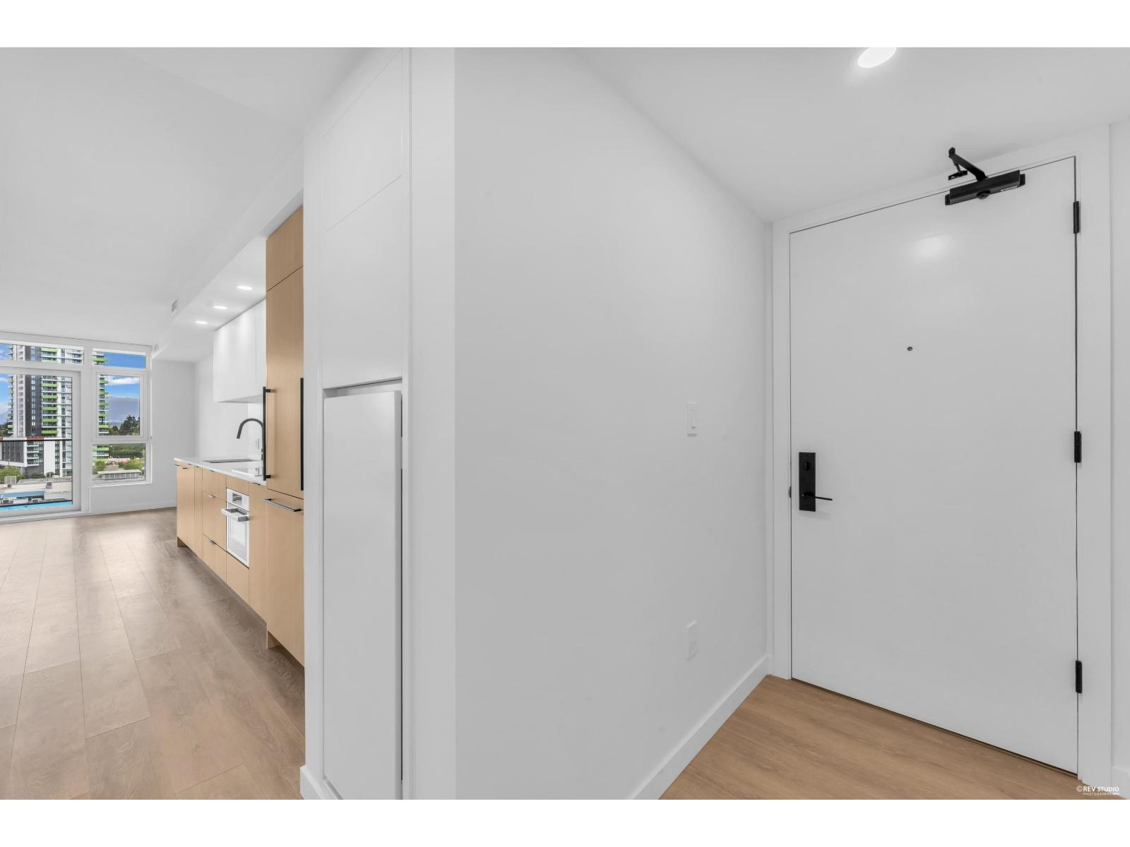 1111 13738 CENTRAL AVENUE